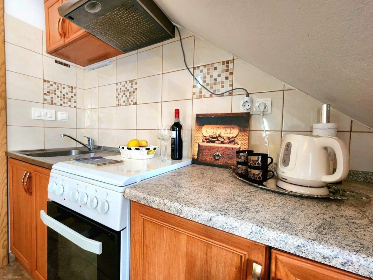 Iva Apartman *